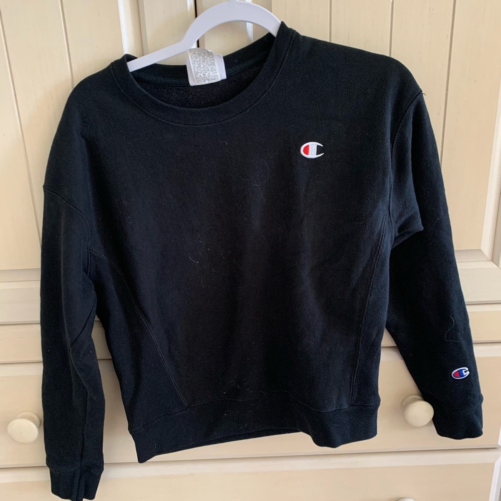 Black cropped champion crewneck